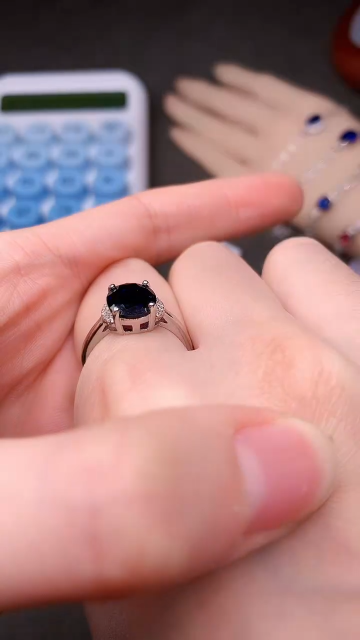 【闪购商品】蓝宝石戒指银S925镶嵌.......