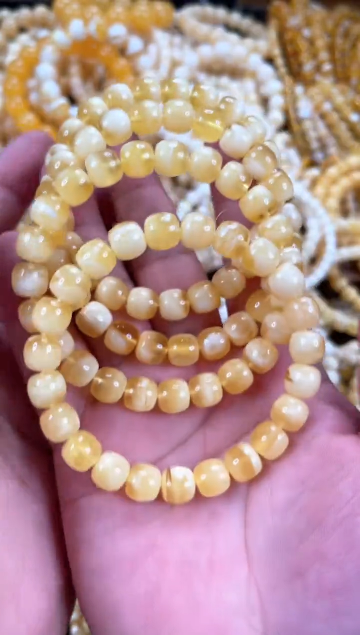 未镶嵌琥珀裸石SS27  9左右多样性一条