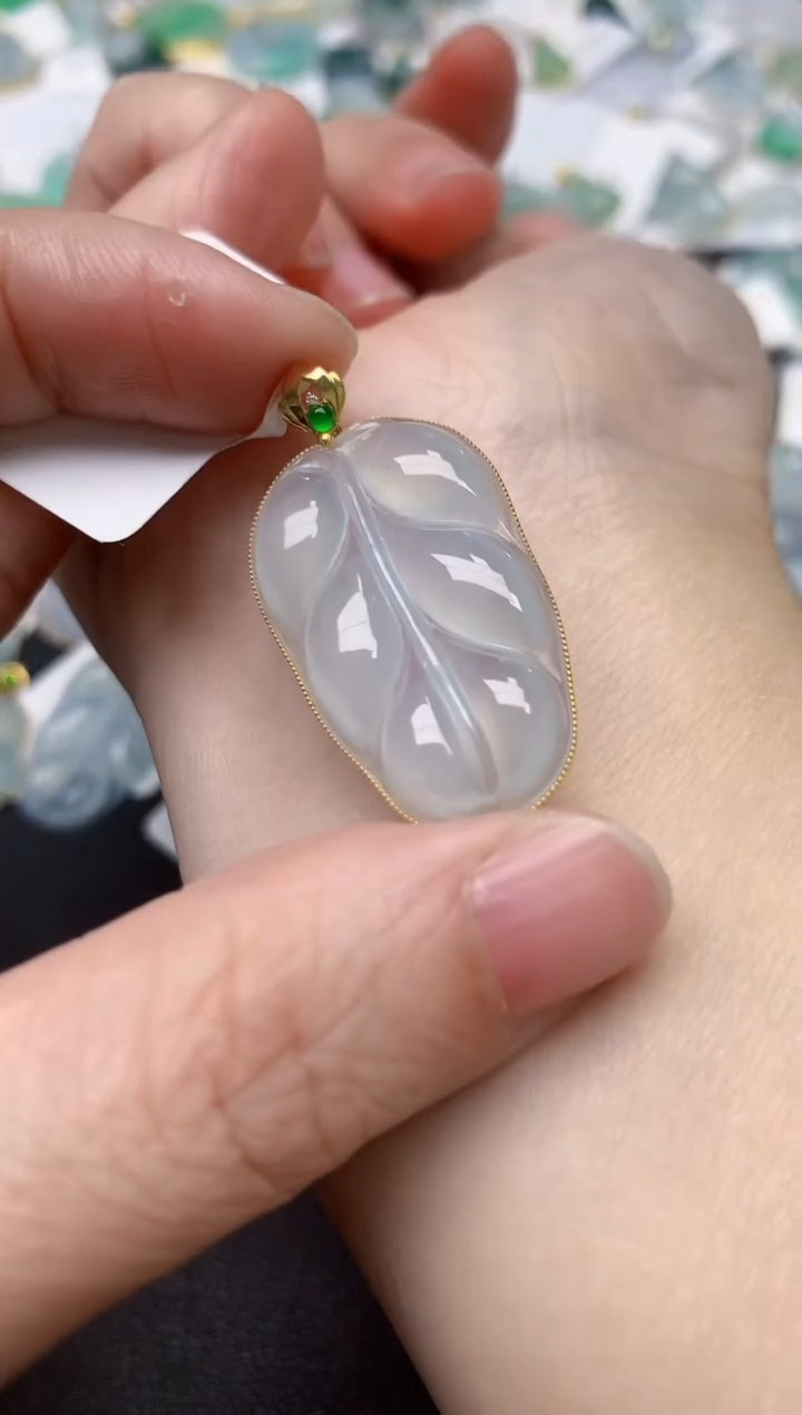 颈饰18K金镶嵌翡翠天然缅甸A货翡翠