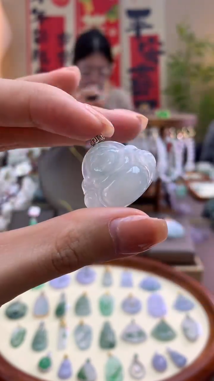 【闪购商品】翡翠颈饰18K金镶嵌天然a货翡翠吊坠