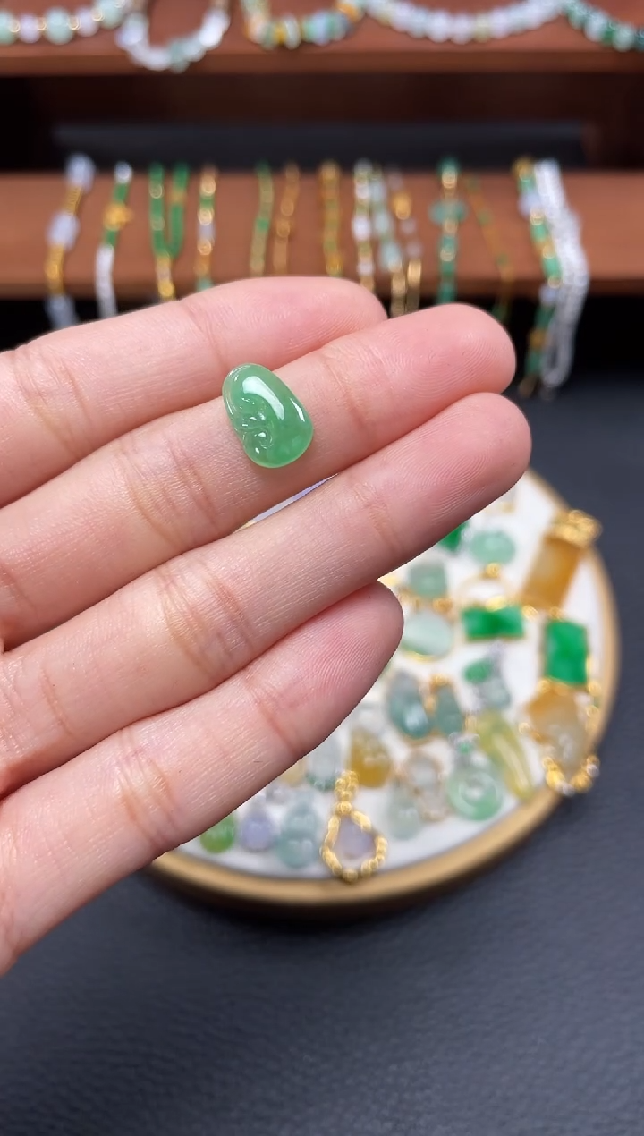 【闪购商品】翡翠吊坠(不含链)18K金镶嵌一个   JK432