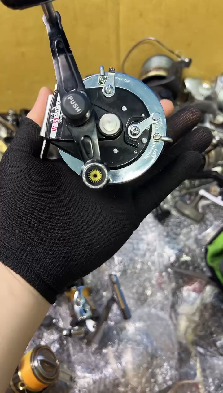 用****7微瑕钓鱼轮，直播间讲解为准，看清楚再拍，如有拆卸不退换