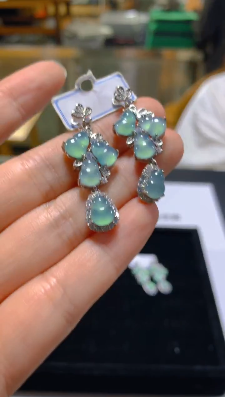 未镶嵌翡翠耳饰多样性发一