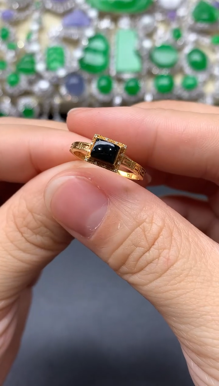 18K金镶嵌戒指翡翠215-中国好珍宝