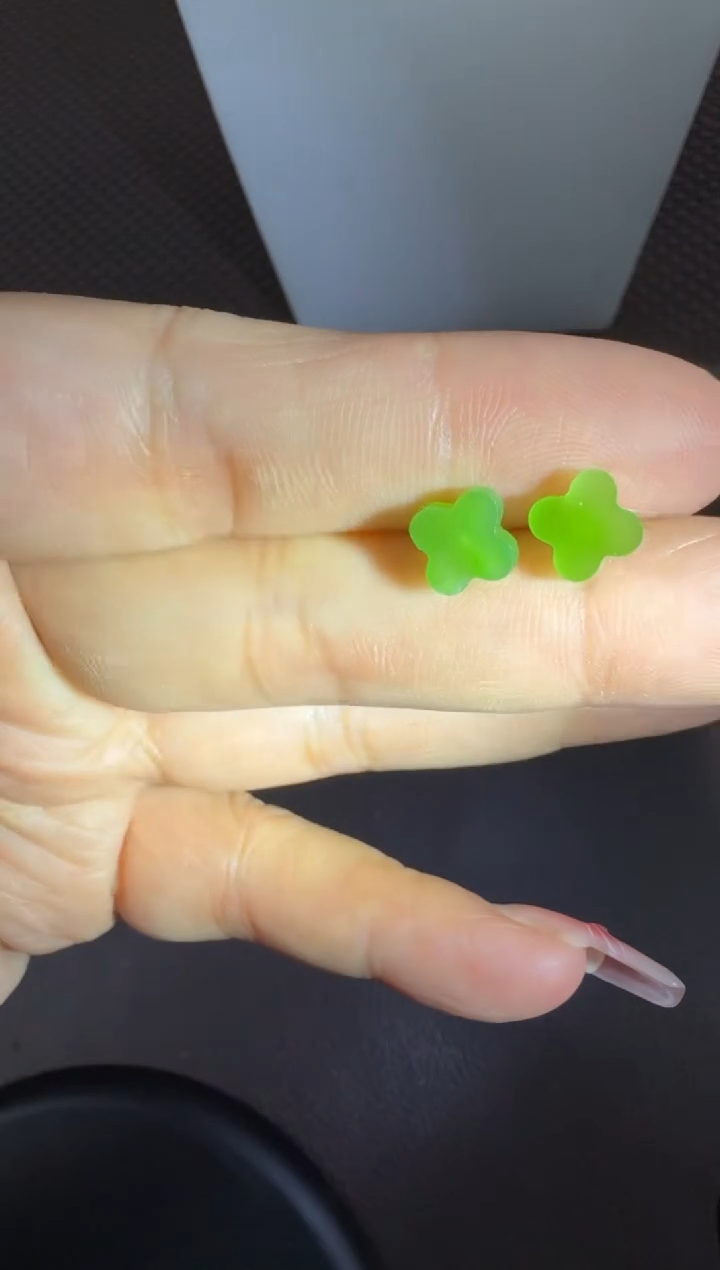 【闪购商品】和田玉耳饰18K金镶嵌一对