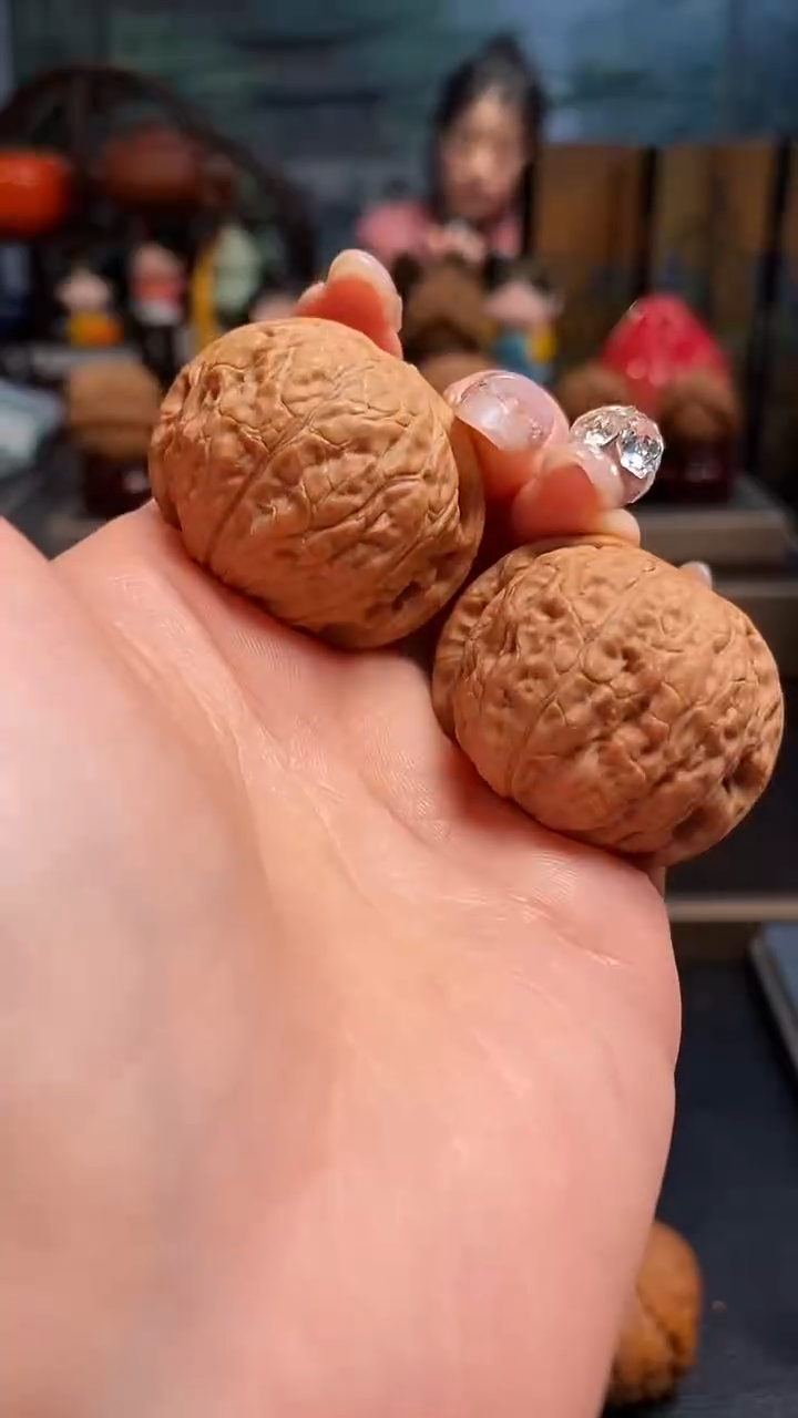 【闪购商品】文玩核桃吊坠K449乾隆磨36