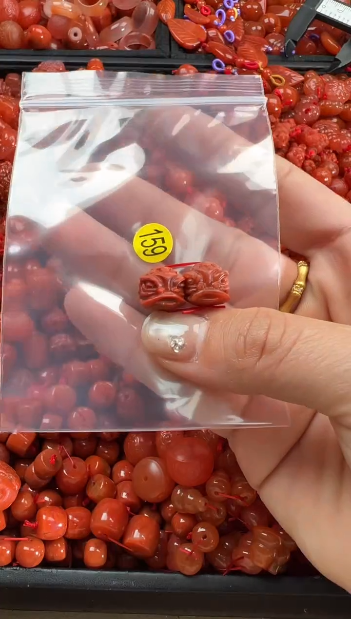 【闪购商品】南红玛瑙颈饰未镶嵌1