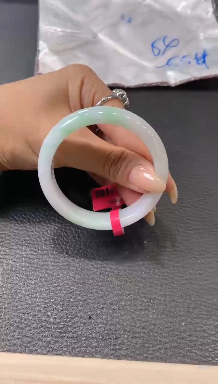 【闪购商品】翡翠手镯未镶嵌手镯