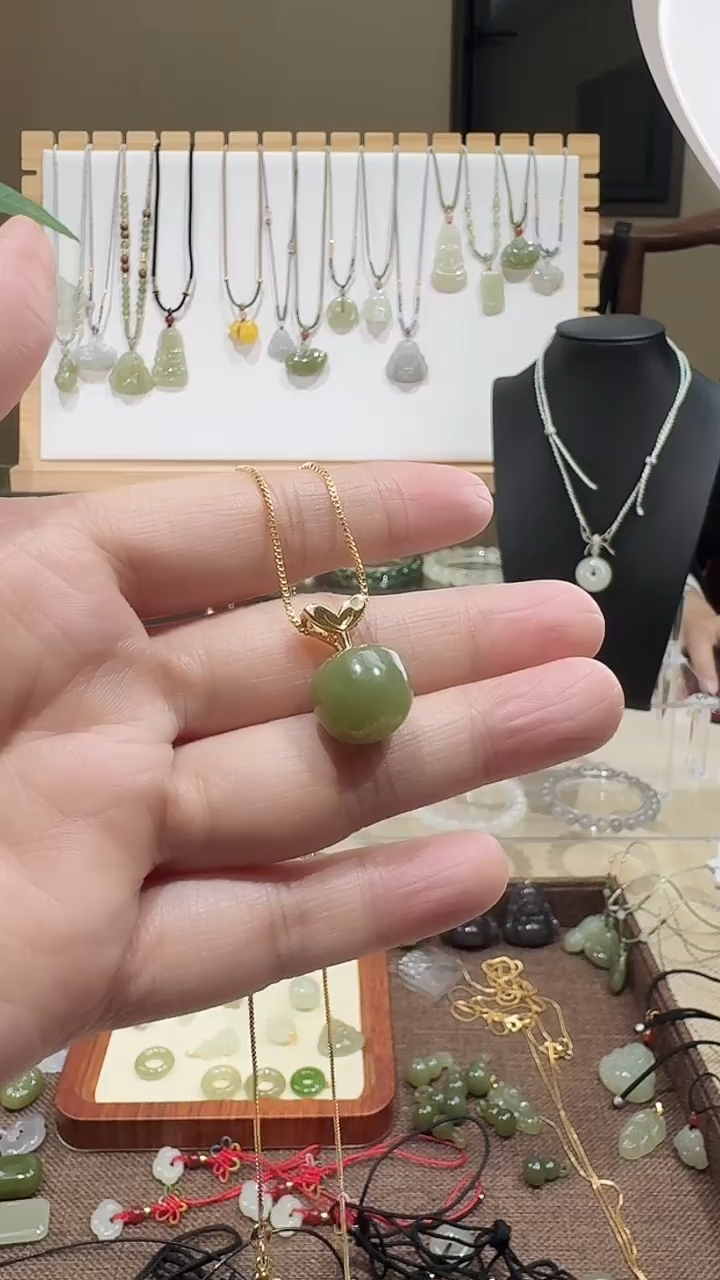 颈饰未镶嵌和田玉青黄口苹果17*13mm珠吊坠