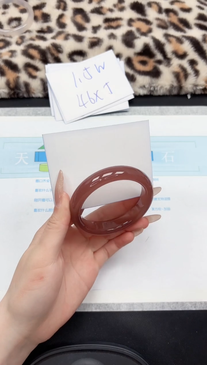 【闪购商品】石英质玉手镯未镶嵌299-57