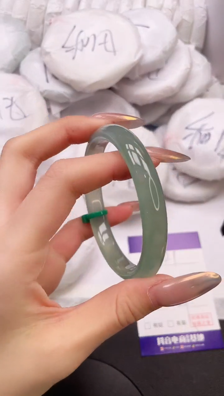 【闪购商品】石英质玉手镯未镶嵌31K221-58