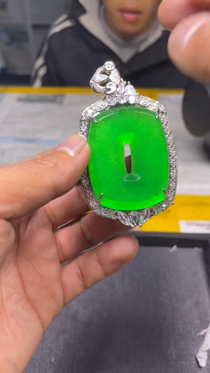 时尚精美高端吊坠94