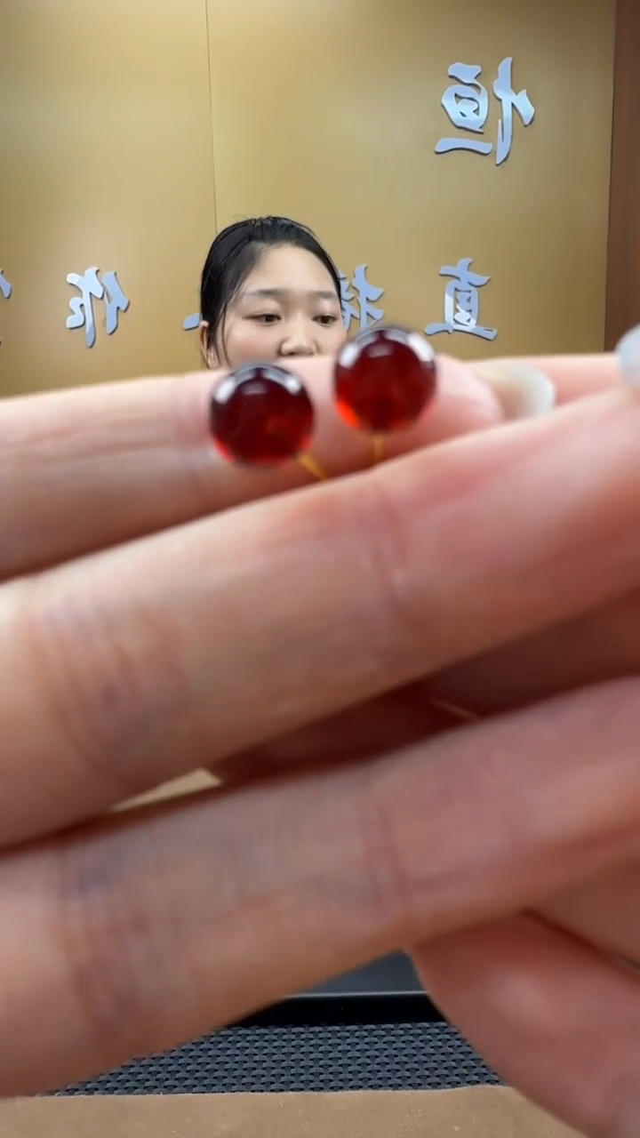 琥珀颈饰未镶嵌耳饰一对