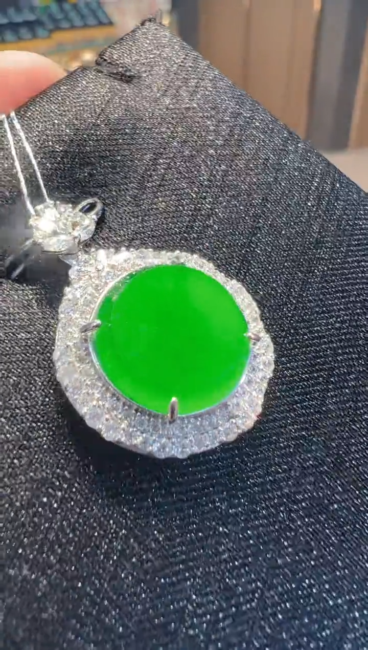 【闪购商品】翡翠吊坠(不含链)银S925镶嵌多样性发货一件