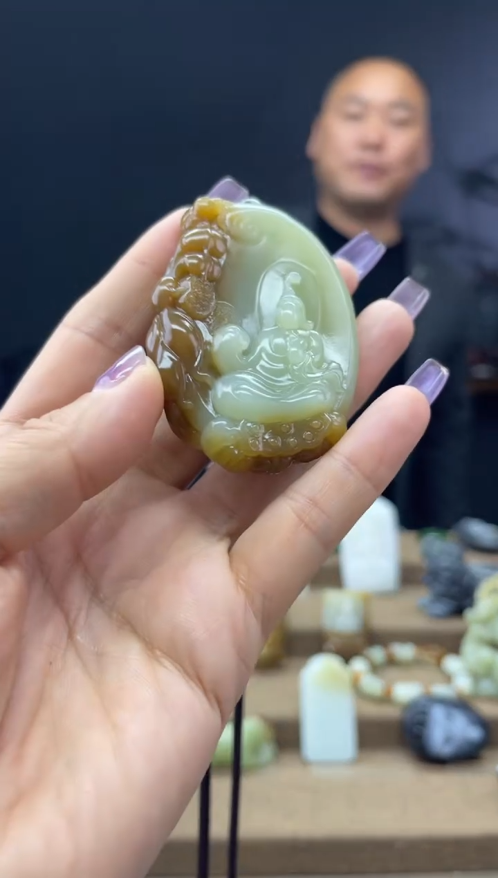 颈饰未镶嵌和田玉1