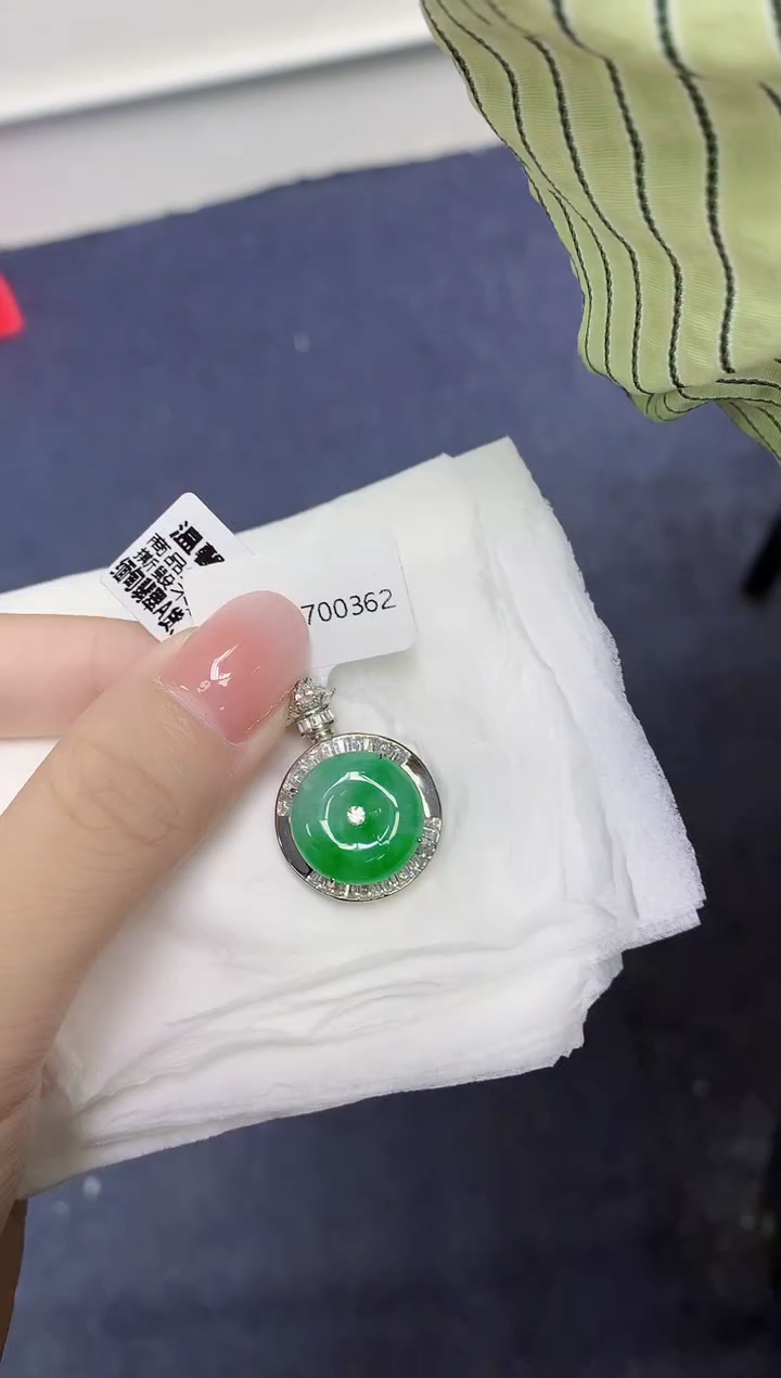 颈饰未镶嵌翡翠天然缅甸翡翠A货多样性发一件