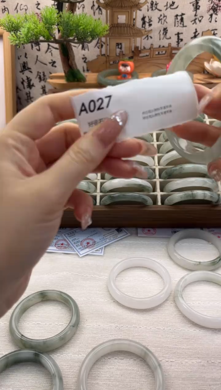 未镶嵌手镯石英质玉微瑕027