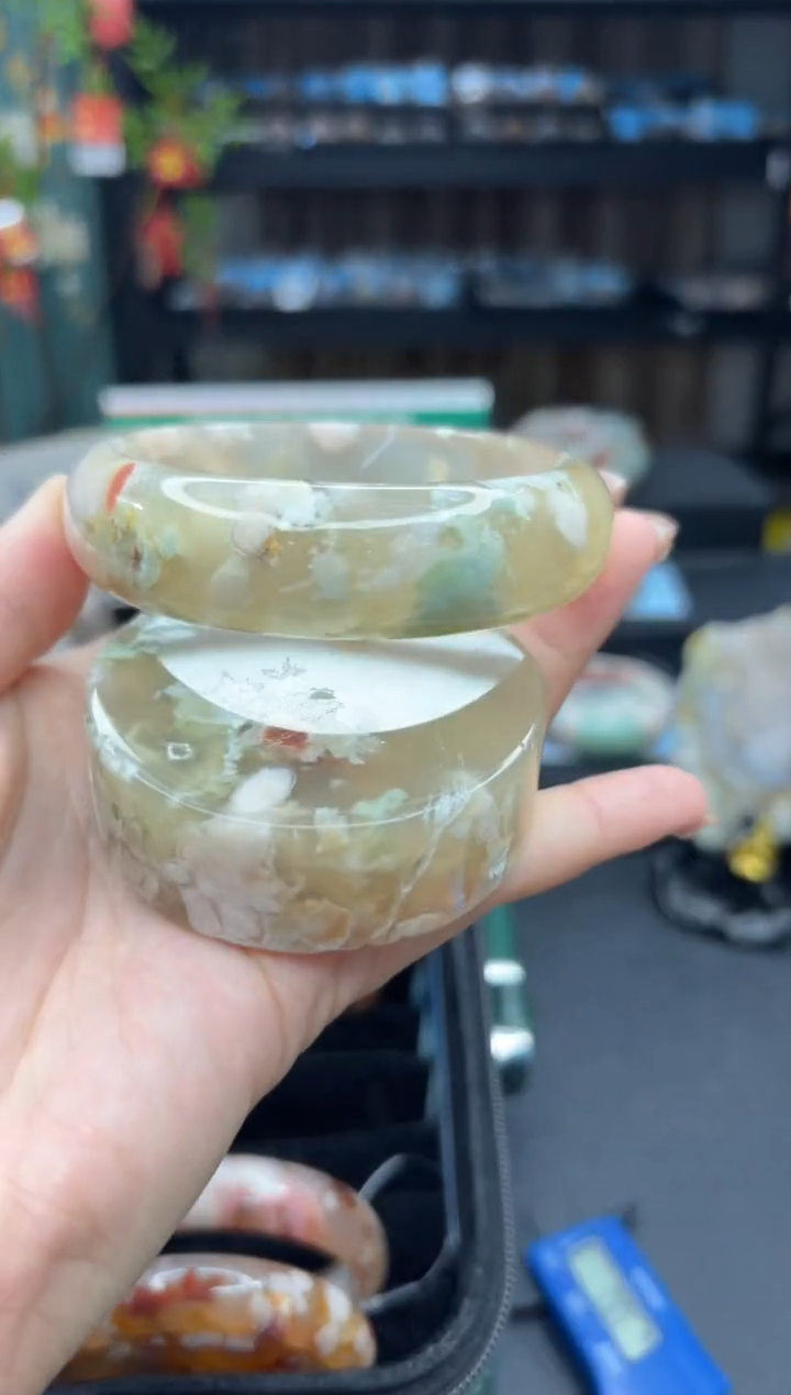 【闪购商品】石英质玉手镯未镶嵌956（63圈赠送镯心）