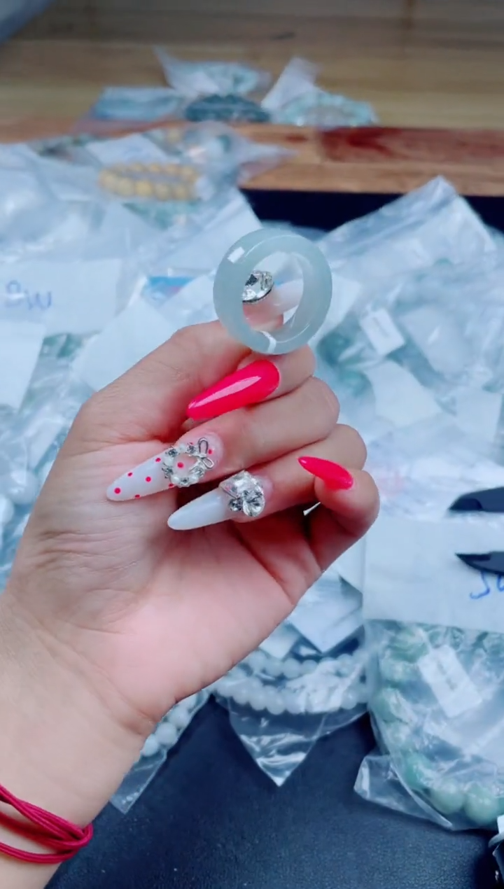 定制翡翠未镶嵌戒圈