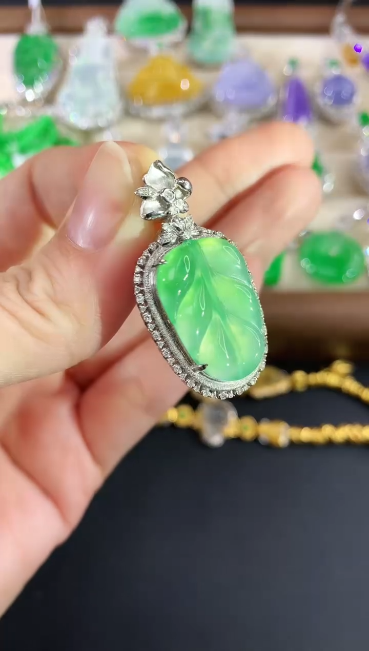 吊坠(不含链)18K金镶嵌翡翠239|16800