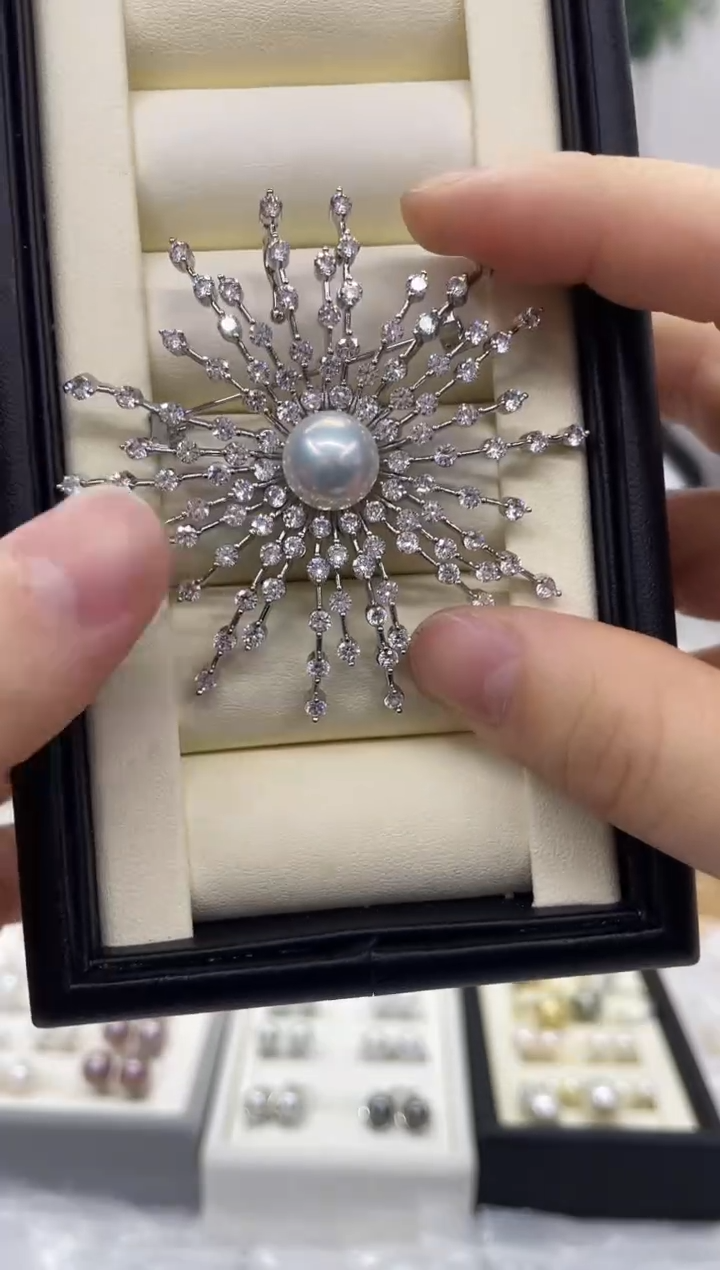 银S925镶嵌胸饰淡水珍珠10-11mm