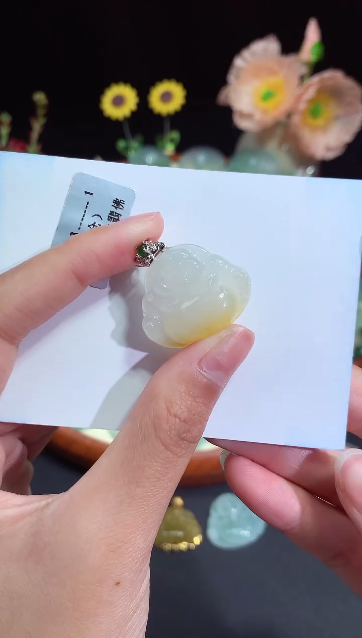 【闪购商品】翡翠颈饰未镶嵌佛公