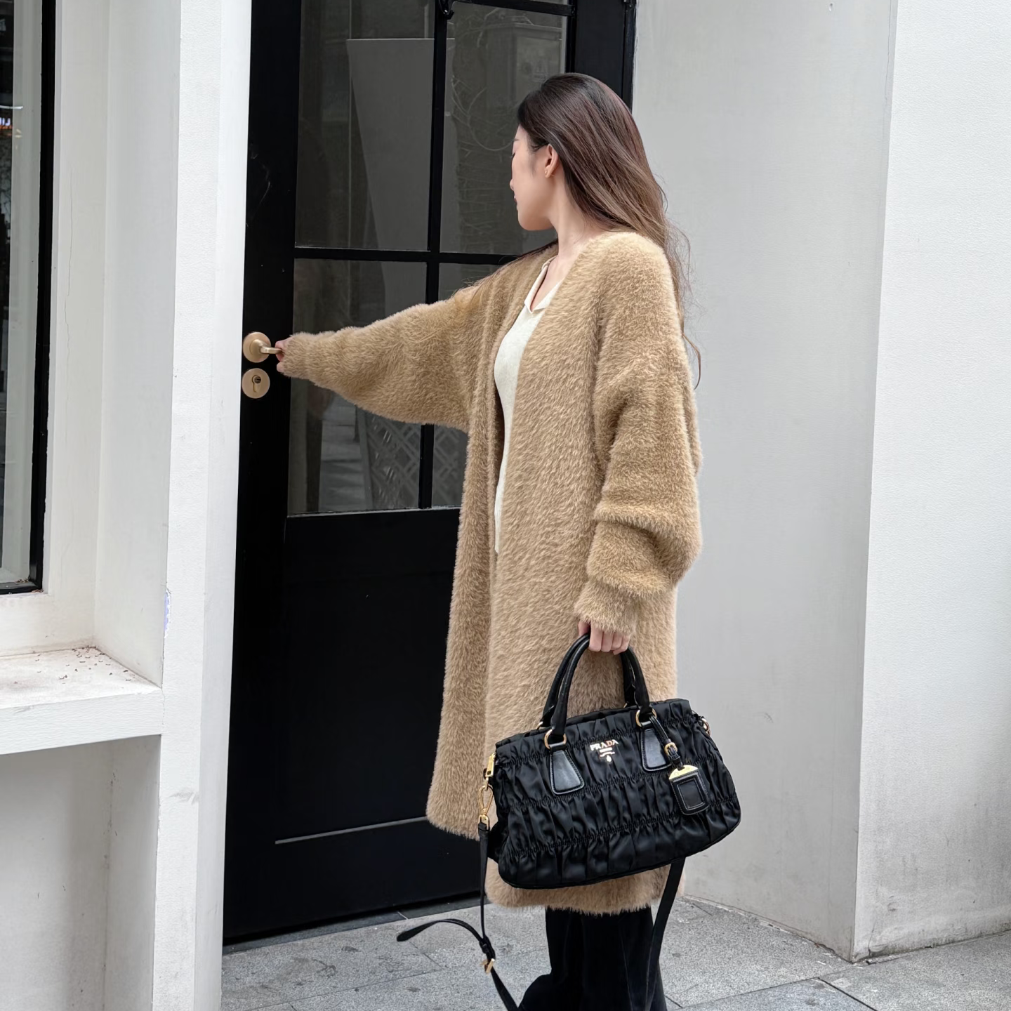 95新 Prada/普拉达 黑金褶皱手提包/EE11124808/4808