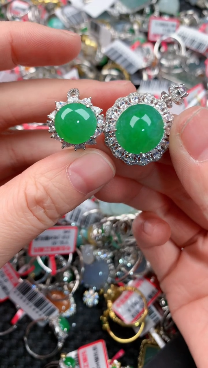 银S925镶嵌戒指翡翠888              1