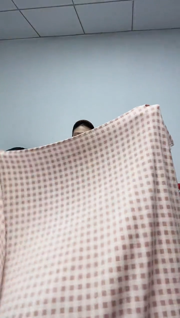 法兰绒1.8X2毯子