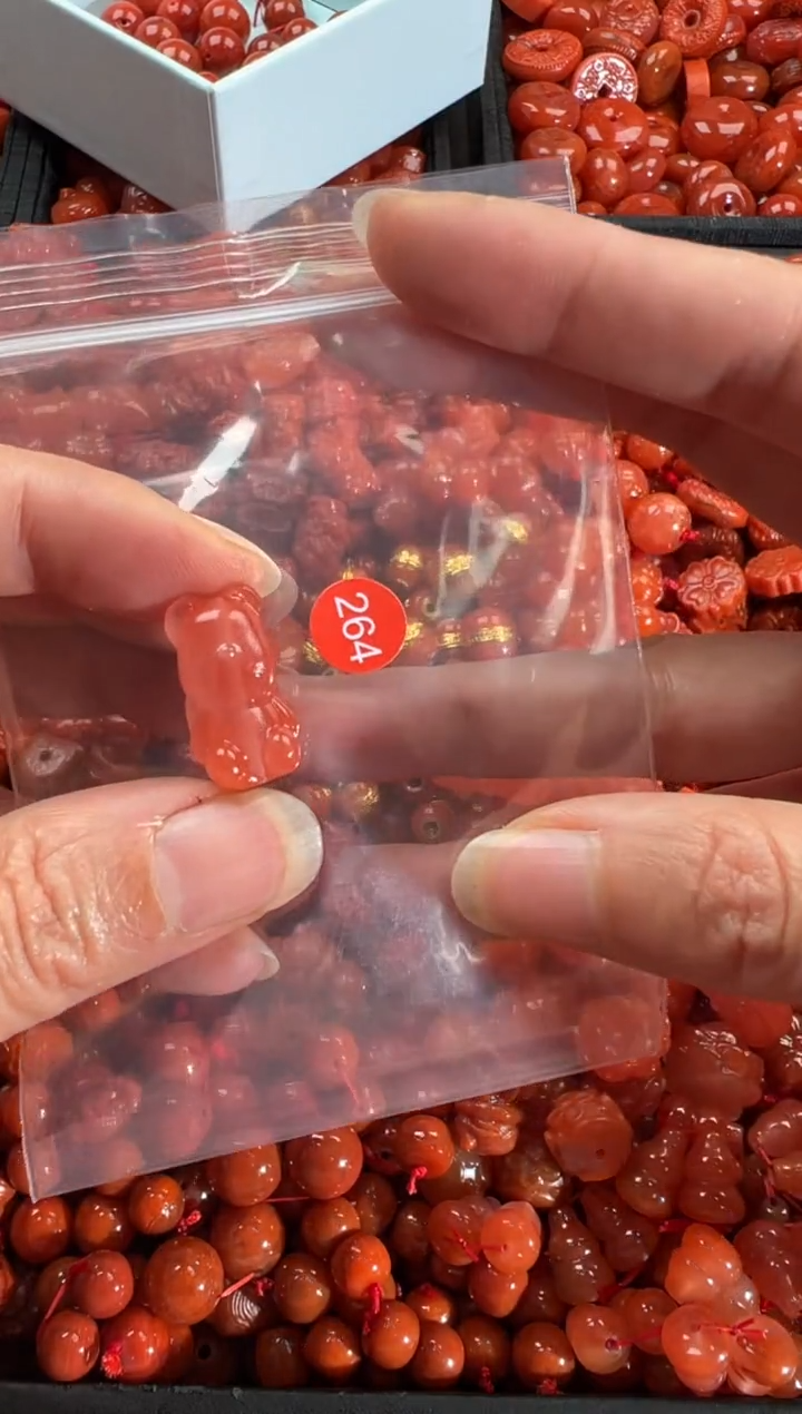 【闪购商品】南红玛瑙颈饰未镶嵌1