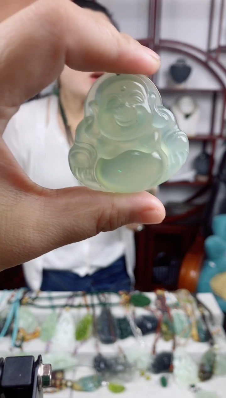 未镶嵌岫玉颈饰1