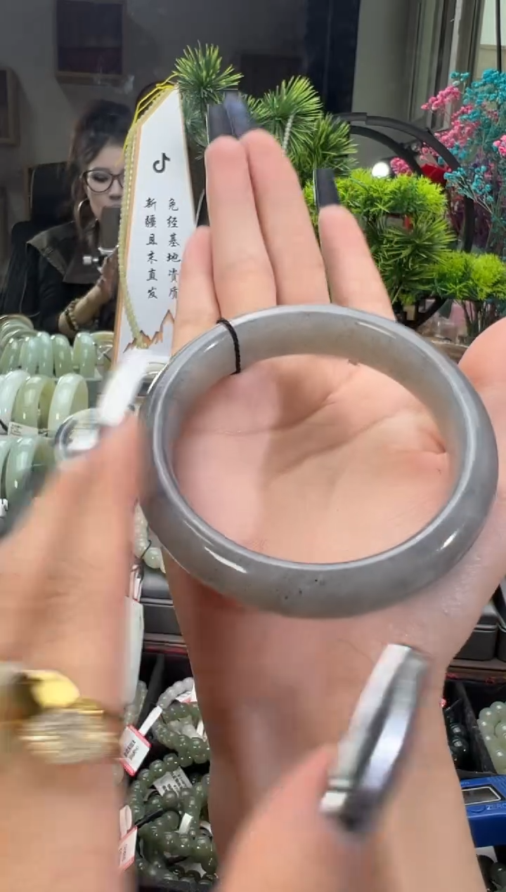 和田玉手镯未镶嵌于田料青花58手镯