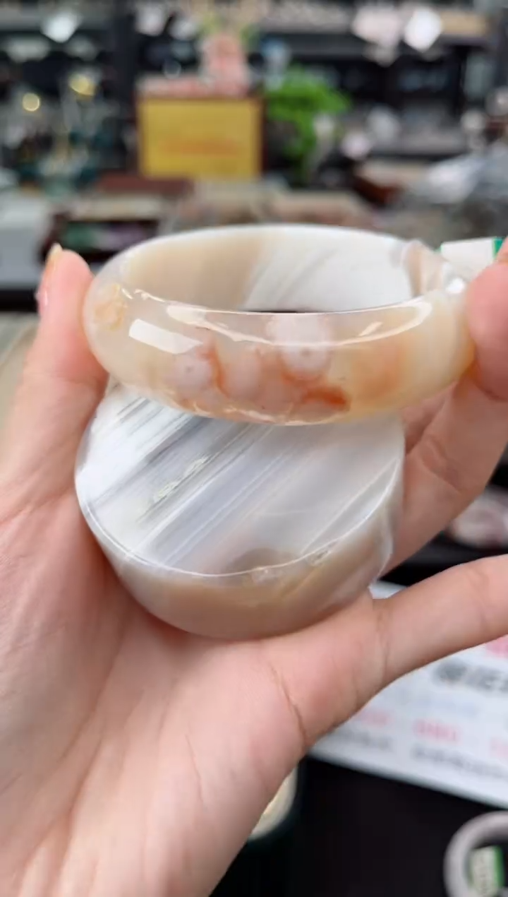 【闪购商品】石英质玉手镯未镶嵌59圈口（赠品镯心）3681130