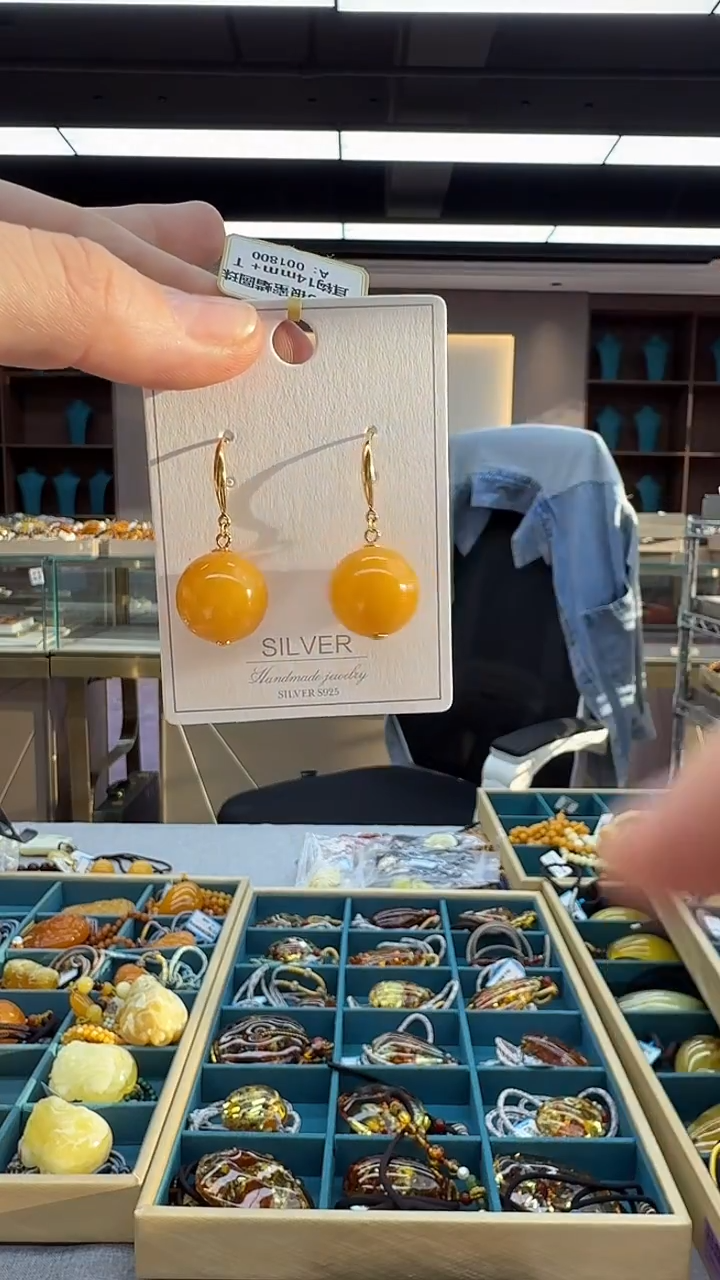 琥珀未镶嵌耳饰127秒拍号 假一罚三 