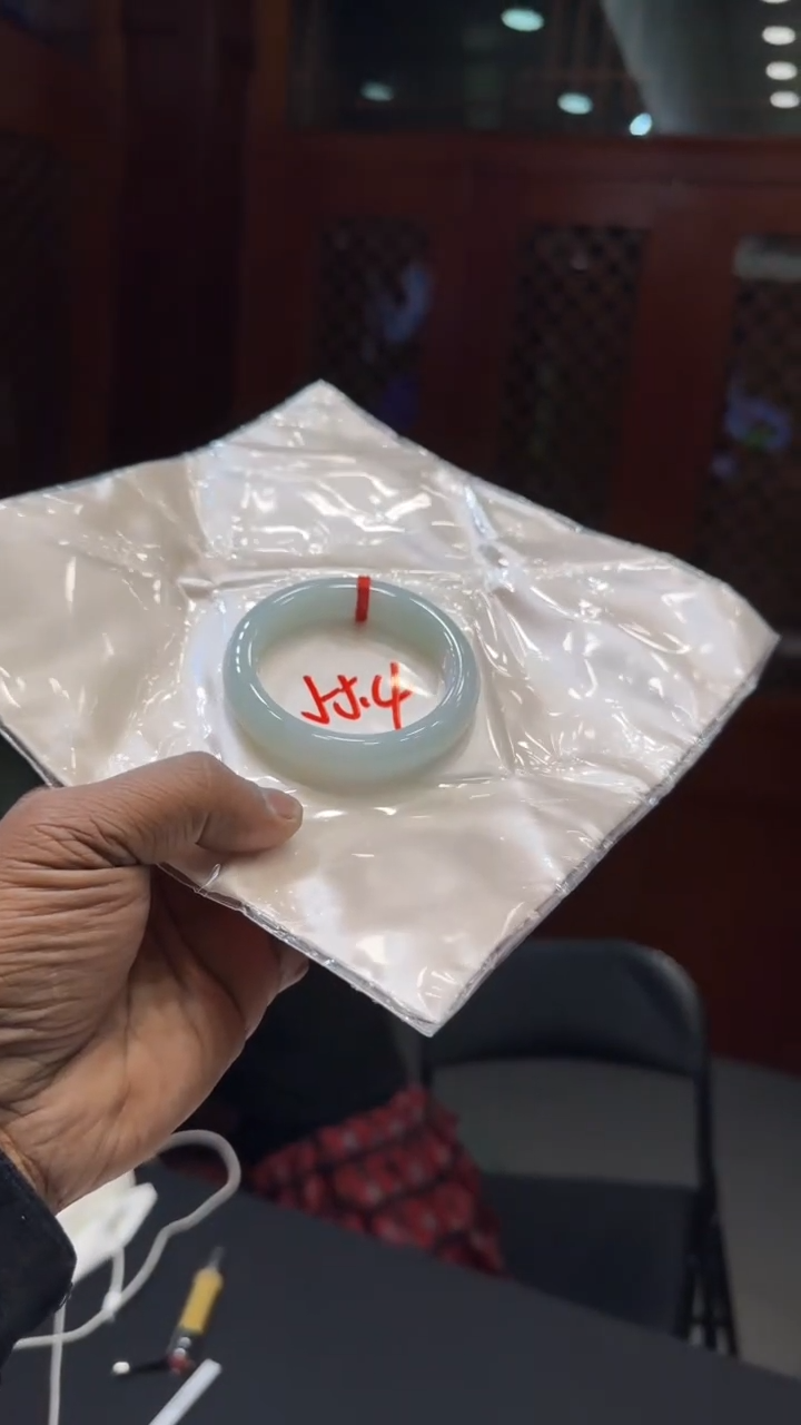 【闪购商品】翡翠手镯未镶嵌手镯