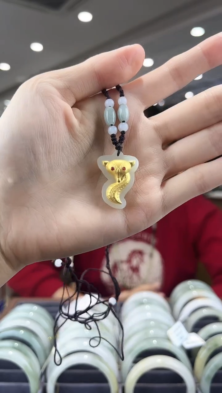 【闪购商品】和田玉吊坠(不含链)足金镶嵌狐狸 多样性发其一