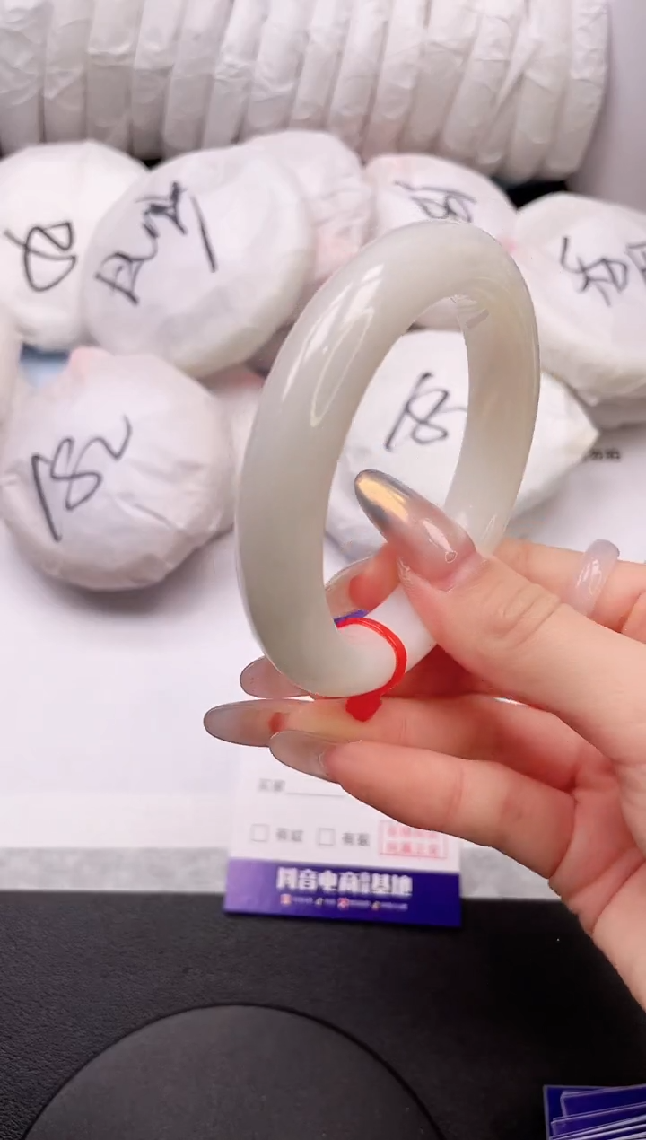 【闪购商品】和田玉手镯未镶嵌25K351-57