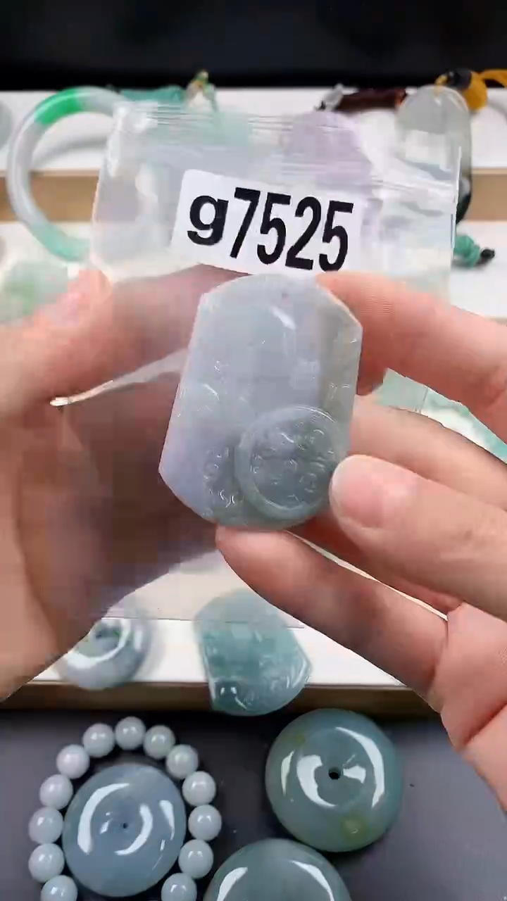 颈饰未镶嵌翡翠天然翡翠吊坠挂件