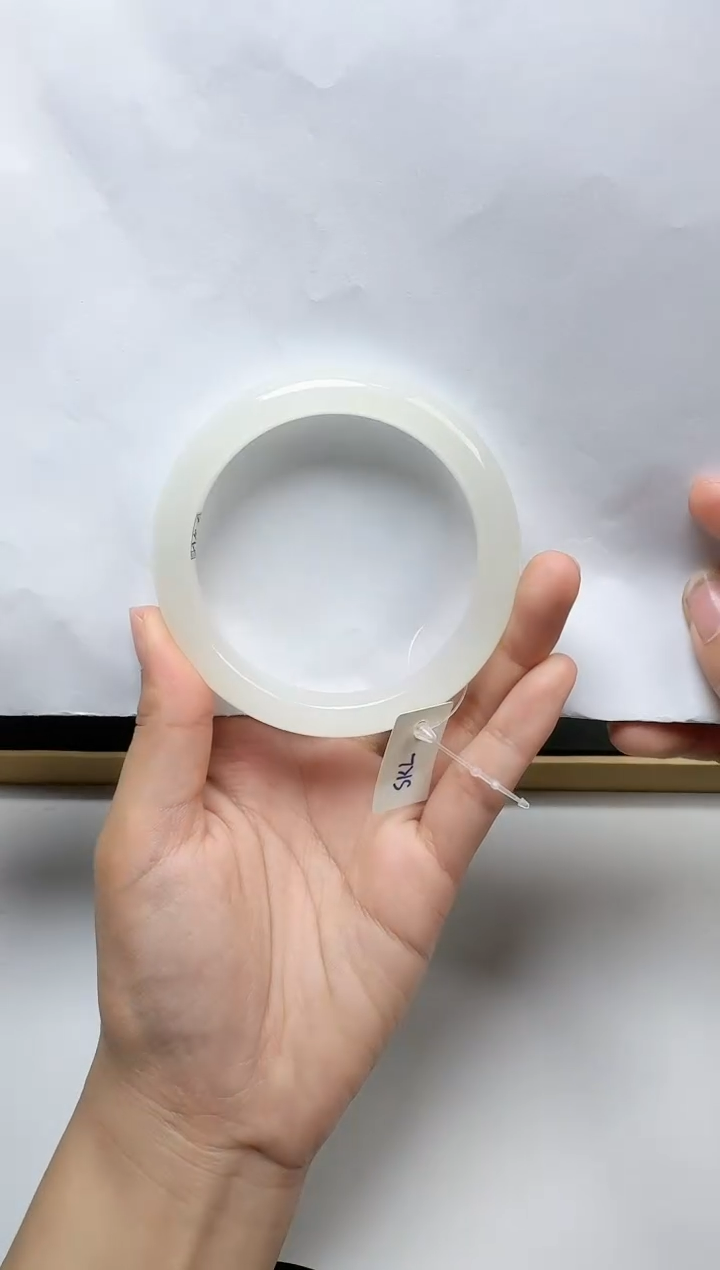 【闪购商品】和田玉手镯未镶嵌60圈口YY