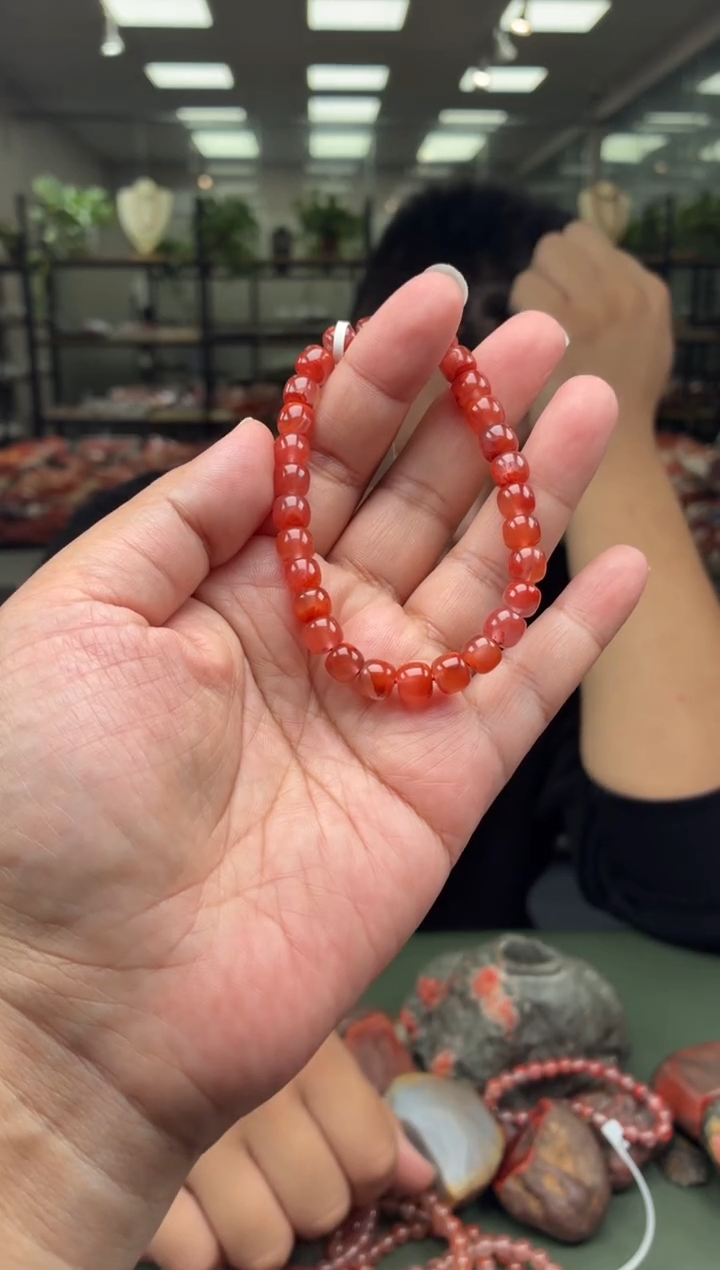 未镶嵌手串南红玛瑙单圈手串一条约7mm多样性发货