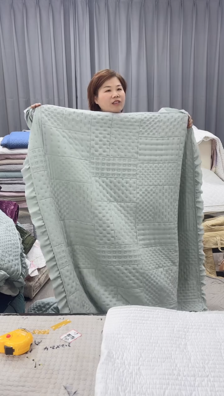 棉2.4*2.4绿色水洗棉花边款微瑕