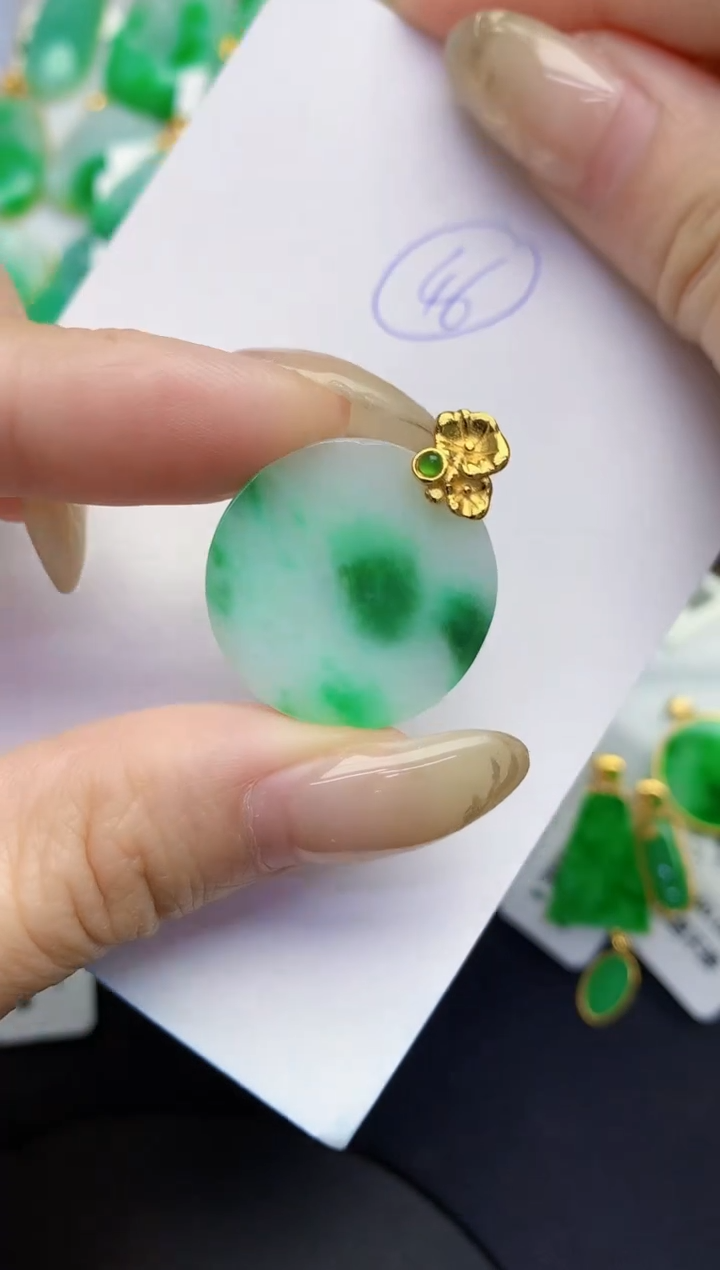 翡翠未镶嵌颈饰缅甸天然翡翠A货