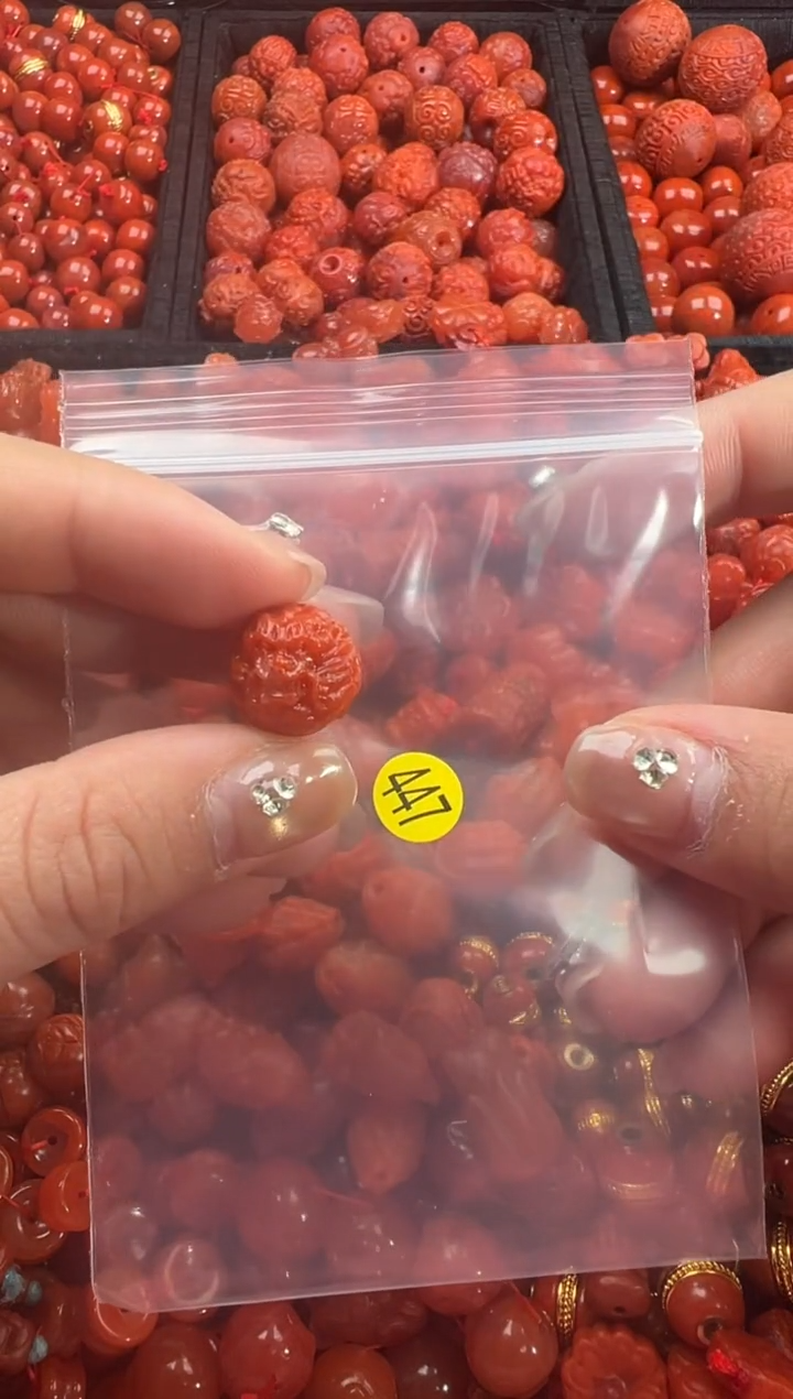 南红玛瑙未镶嵌颈饰1