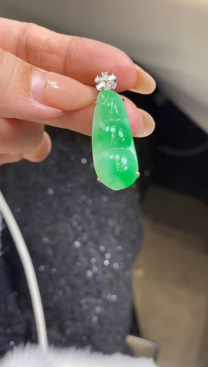 吊坠(不含链)18K金镶嵌翡翠福豆