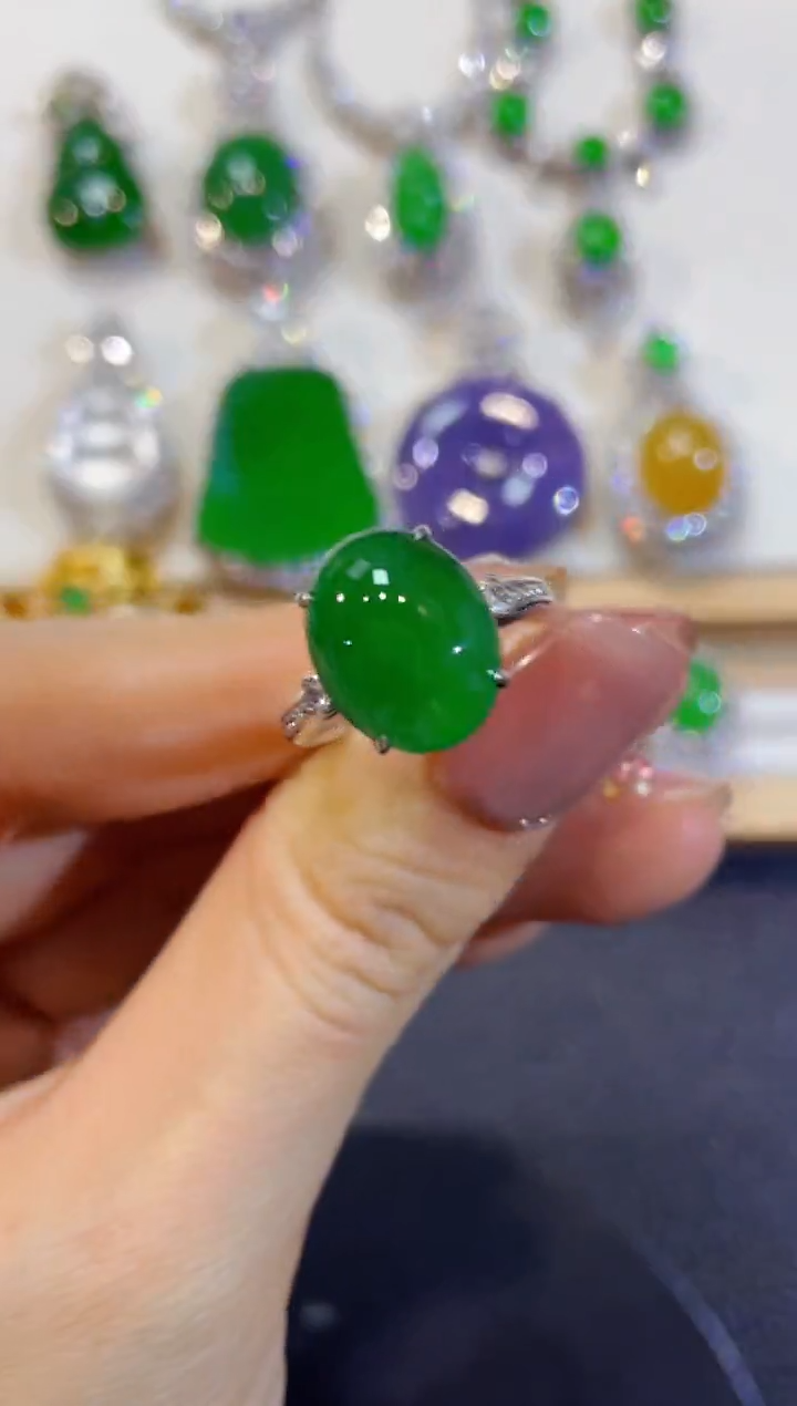 18K金镶嵌定制翡翠R*全款8800元 排队定金1000