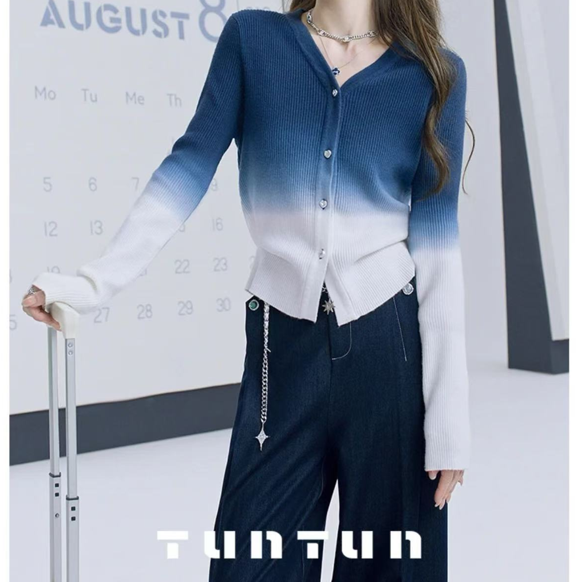 小众设计【不知蔚蓝】颜值天花板 渐变蓝调晕染针织衫