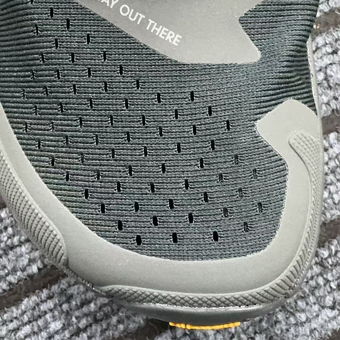 男女户外休闲鞋s242