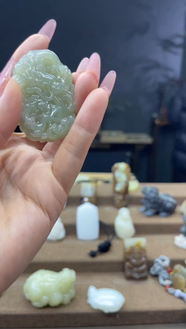 颈饰未镶嵌和田玉1