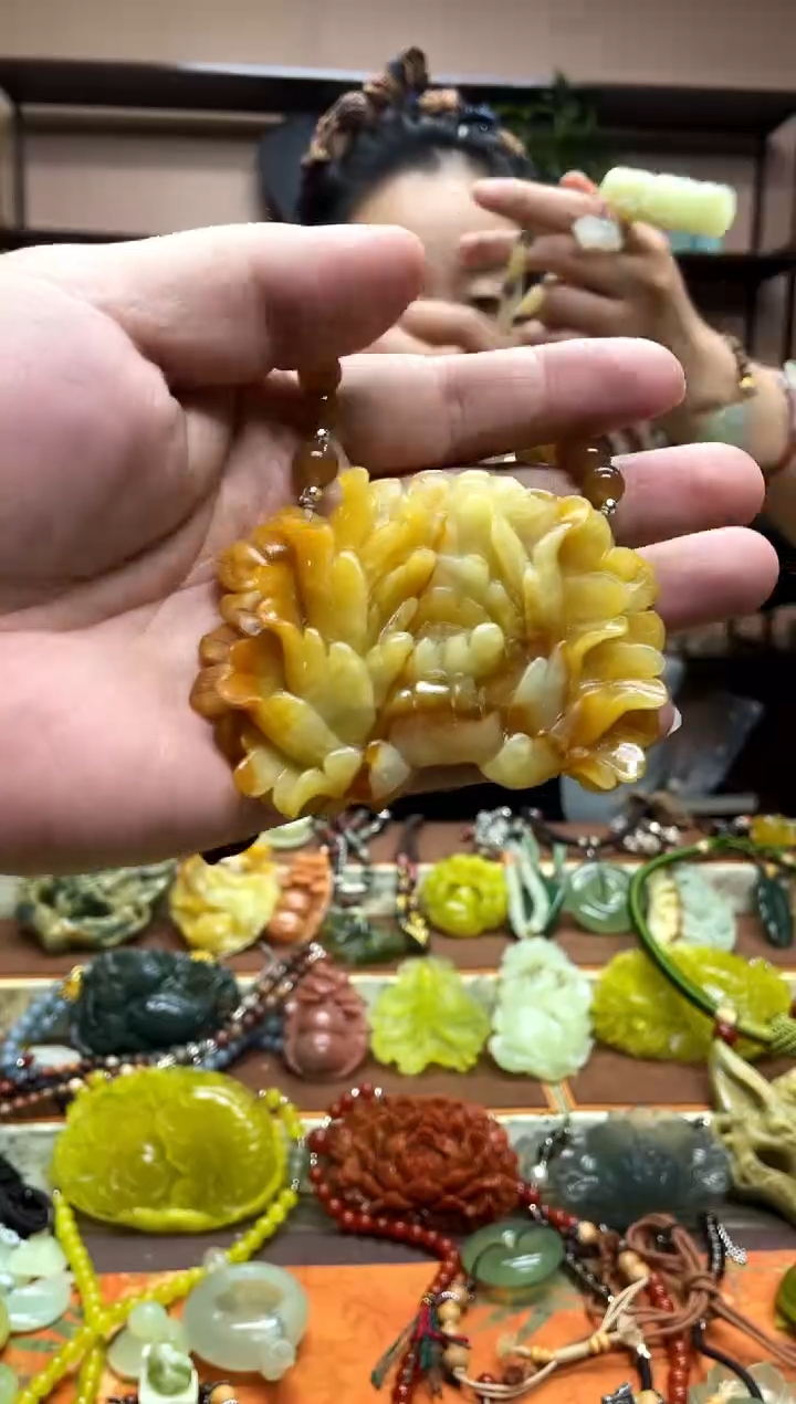 未镶嵌岫玉吊坠·