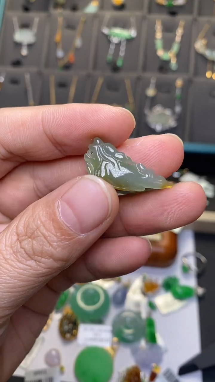 颈饰未镶嵌翡翠净货37521